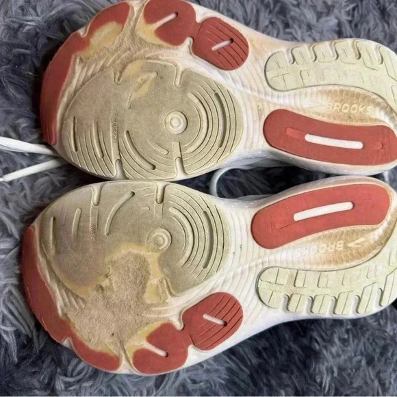 Ladies Brooks - Picture 7 of 8